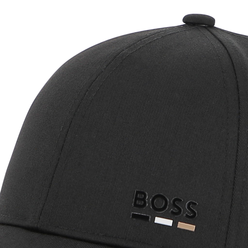CASQUETTE AVEC FERMETURE BOUCLE M&Eacute;TAL BOSS 
                        GARCON