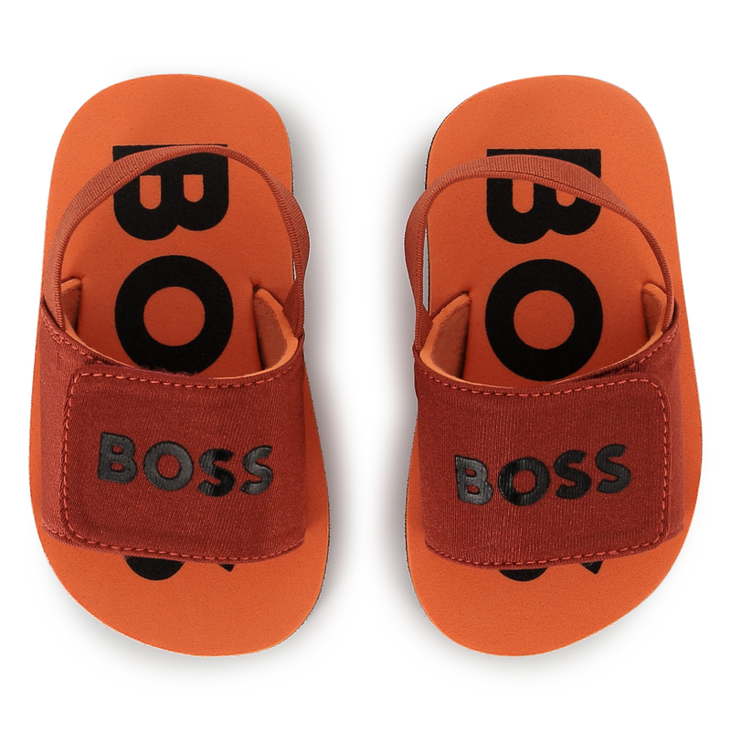 Claquettes avec fermeture par bandes auto aggripan BOSS 
                    GARCON