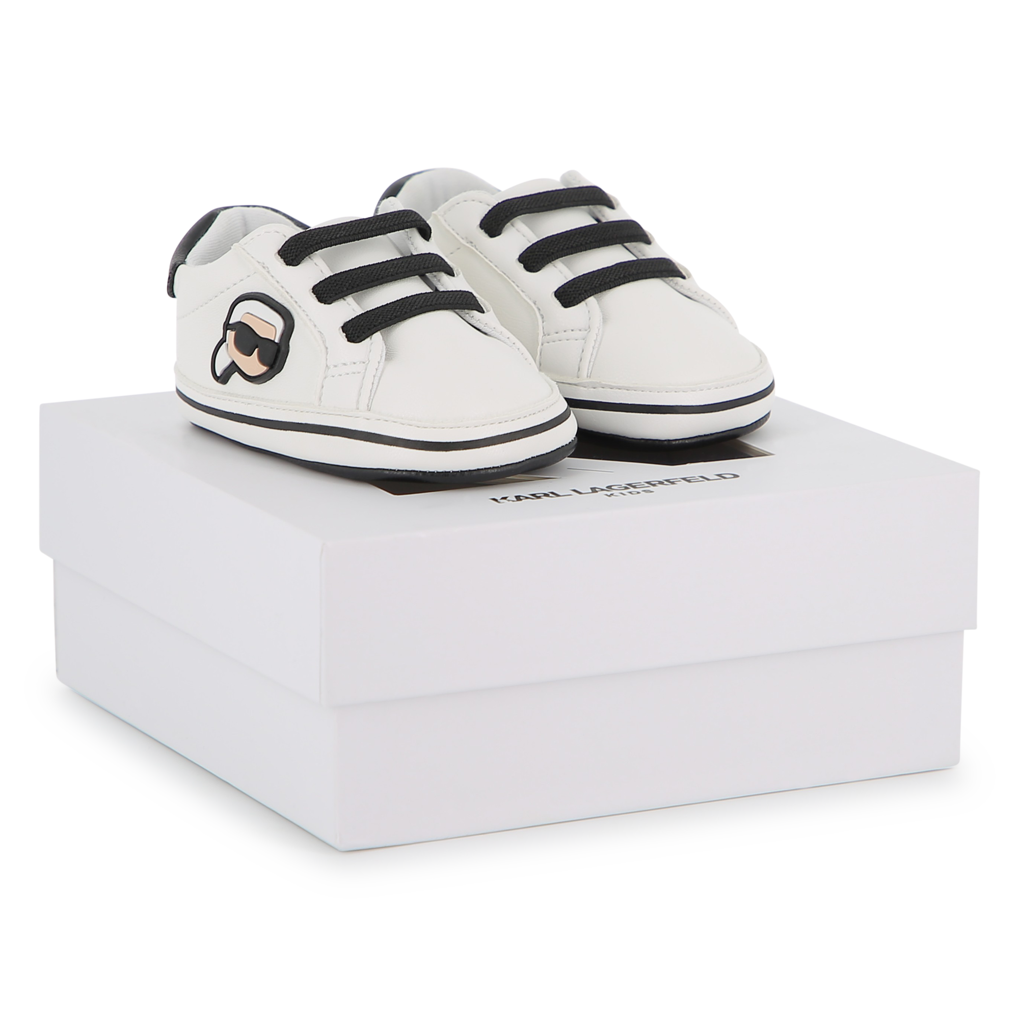 Karl Lagerfeld Kids - Chaussons En Simili - Blanc - Unisexe - Taille 17 Karl Lagerfeld Kids - Chaussons En Simili - Blanc - Unisexe - Taille 17